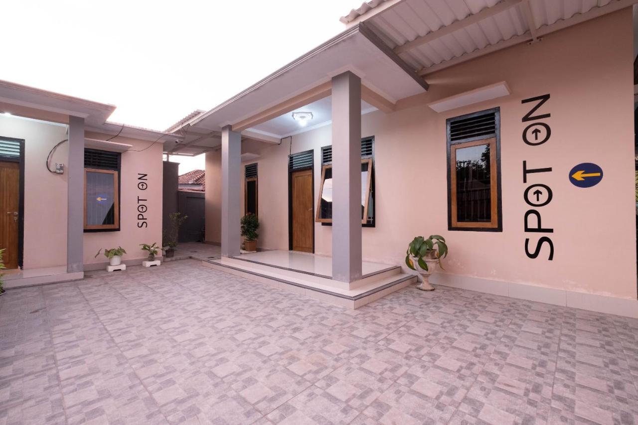 Spot On 1784 Tnc Residence Syariah Mataram Ngoại thất bức ảnh